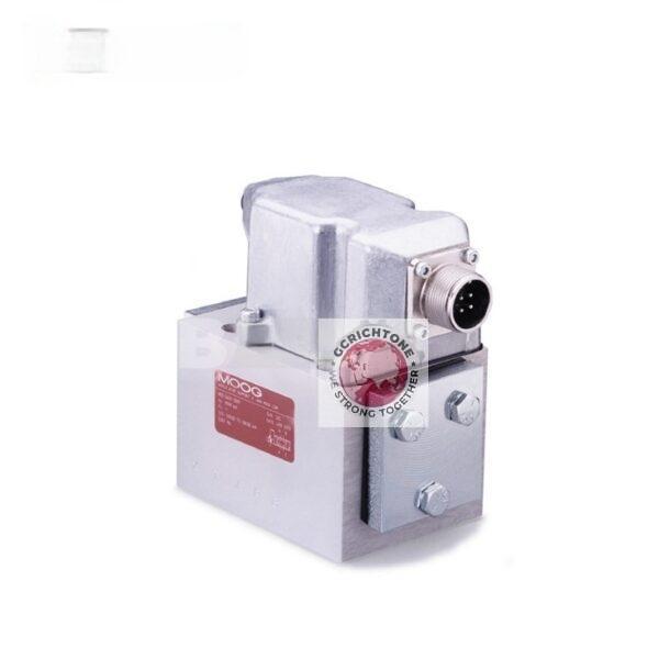 Pilot operated servo valve MOOG G631/631